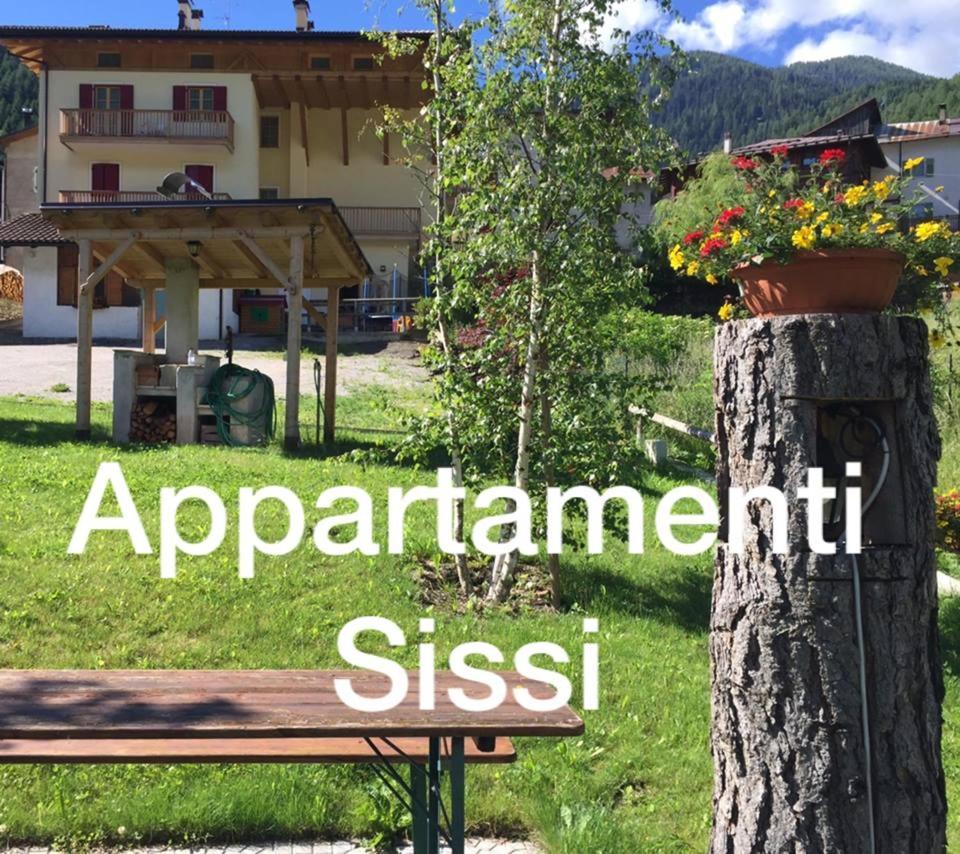 Appartamenti Sissi Commezzadura Eksteriør bilde